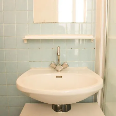 Hostnfly - Very Nice Near Parc Monceau Paris
